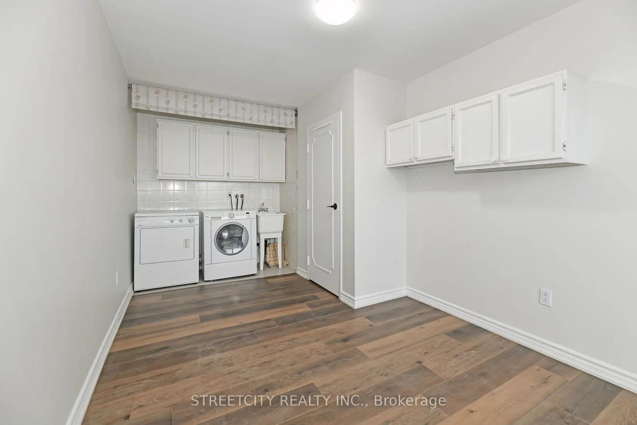 2001, Bonnymede, Clarkson, Mississauga