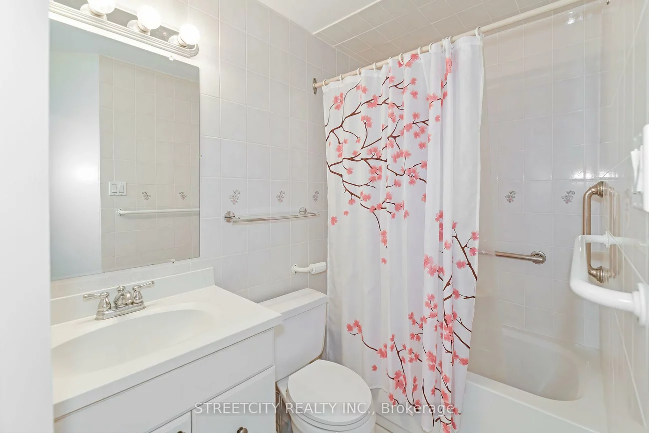 2001, Bonnymede, Clarkson, Mississauga