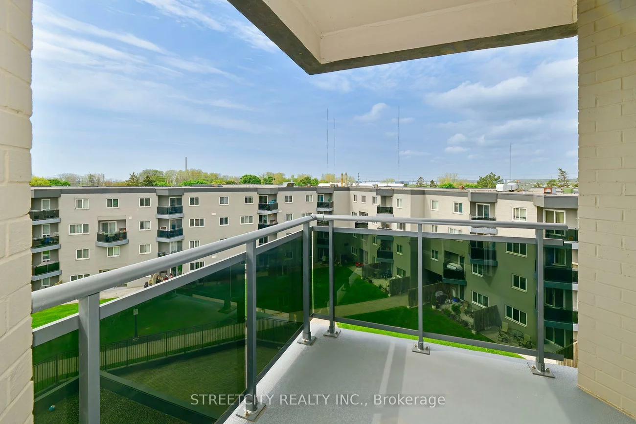 2001, Bonnymede, Clarkson, Mississauga