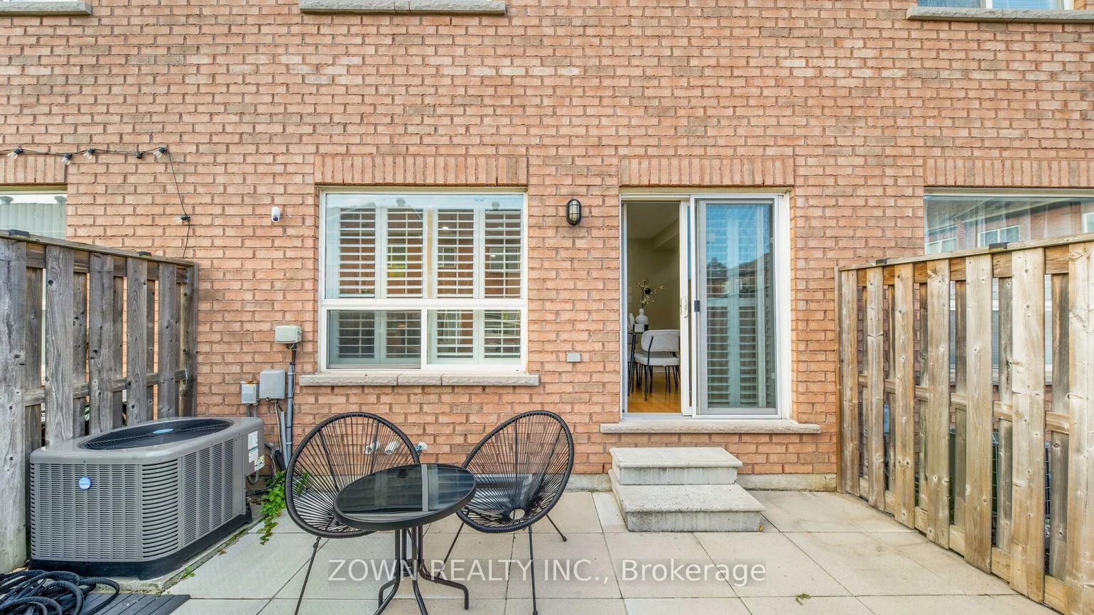 525, Novo Star, Meadowvale Village, Mississauga