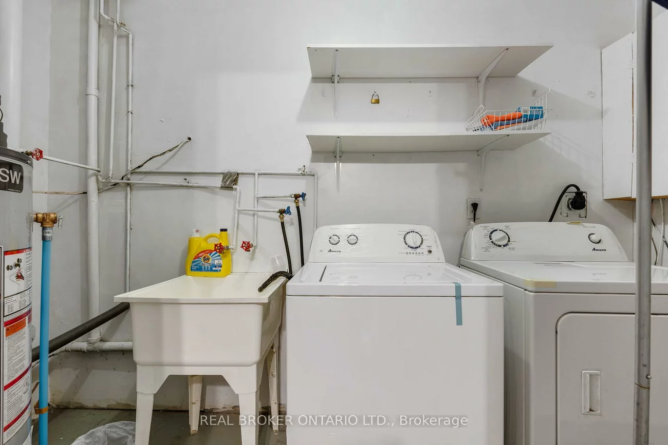 2440, Bromsgrove, Clarkson, Mississauga