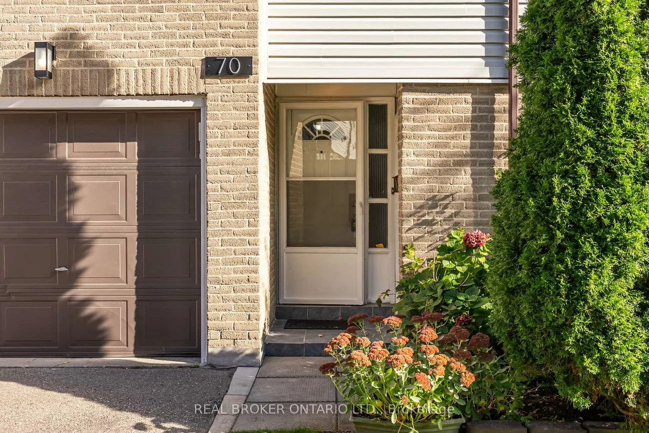 2440, Bromsgrove, Clarkson, Mississauga