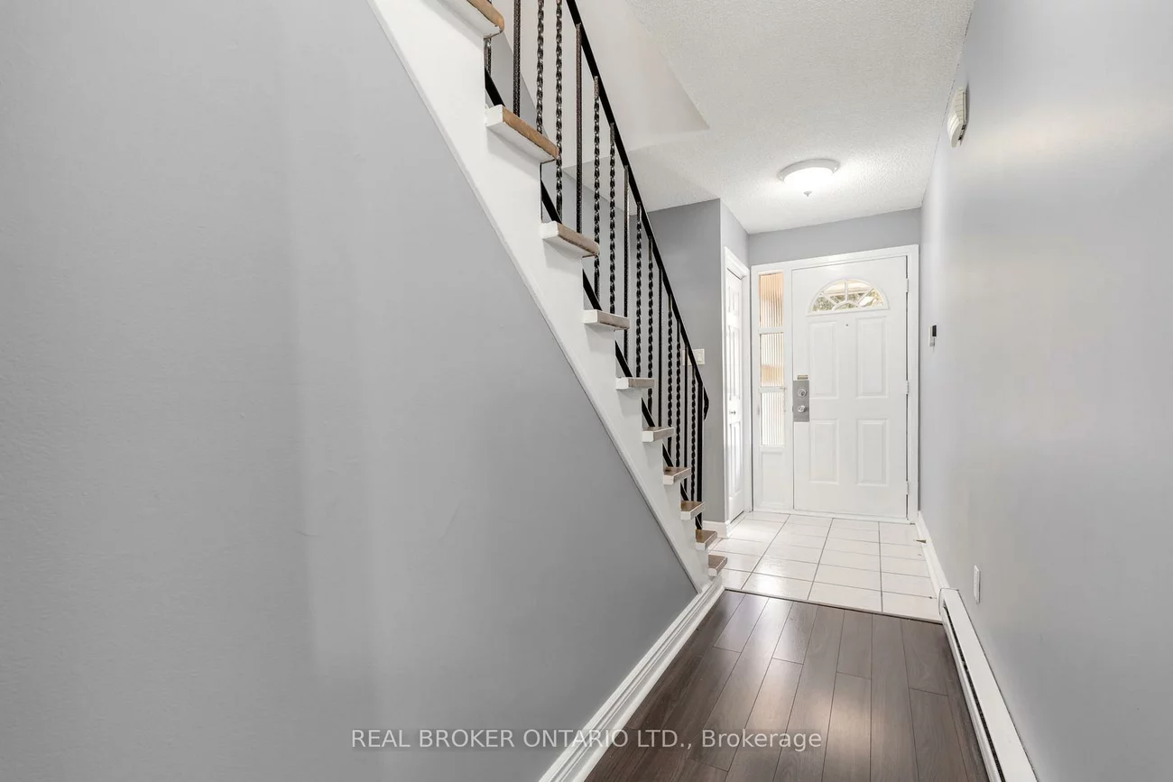 2440, Bromsgrove, Clarkson, Mississauga