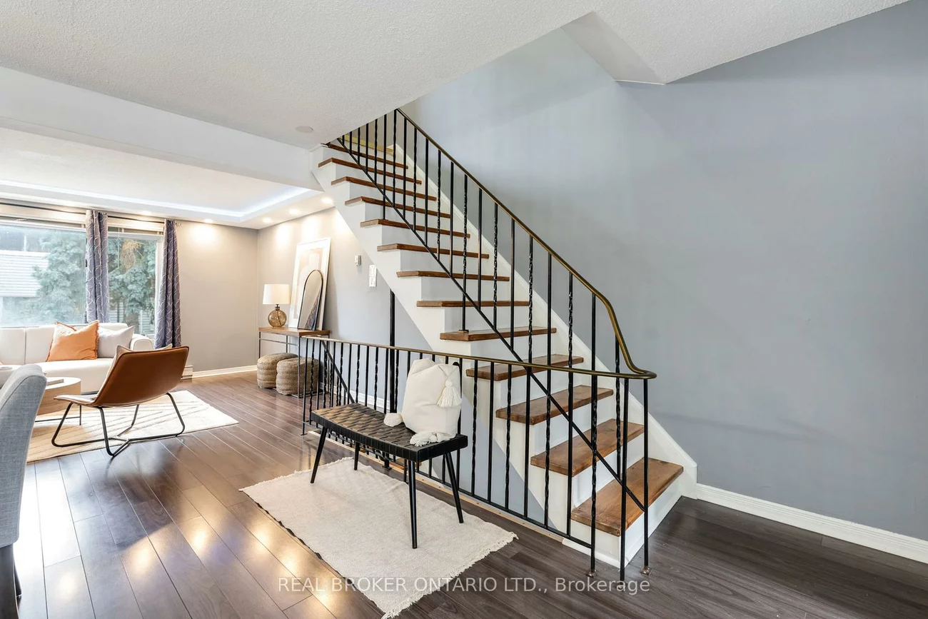 2440, Bromsgrove, Clarkson, Mississauga