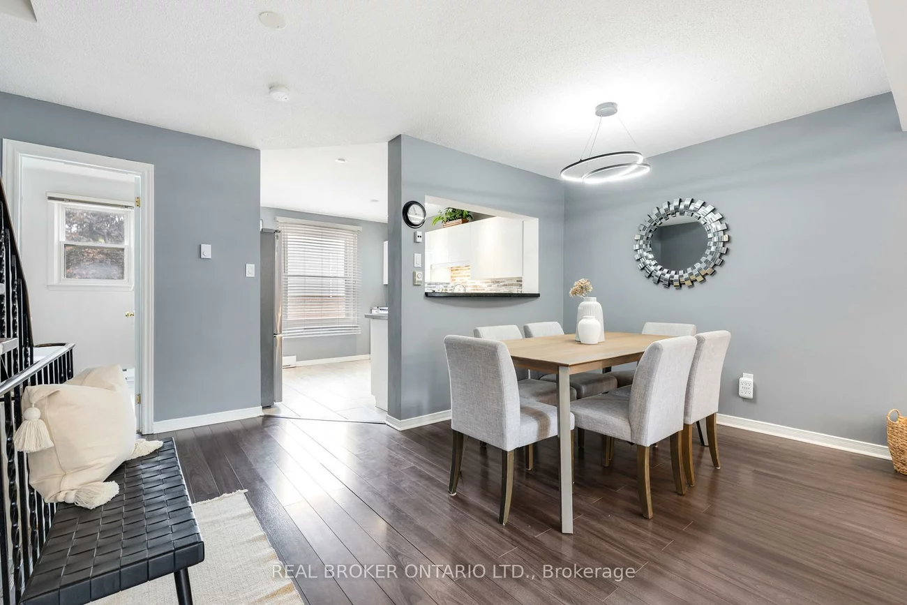 2440, Bromsgrove, Clarkson, Mississauga