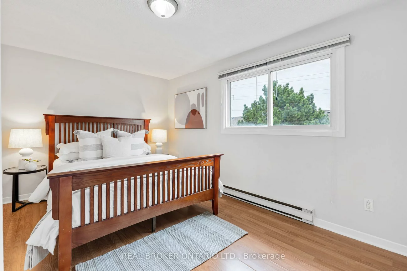 2440, Bromsgrove, Clarkson, Mississauga