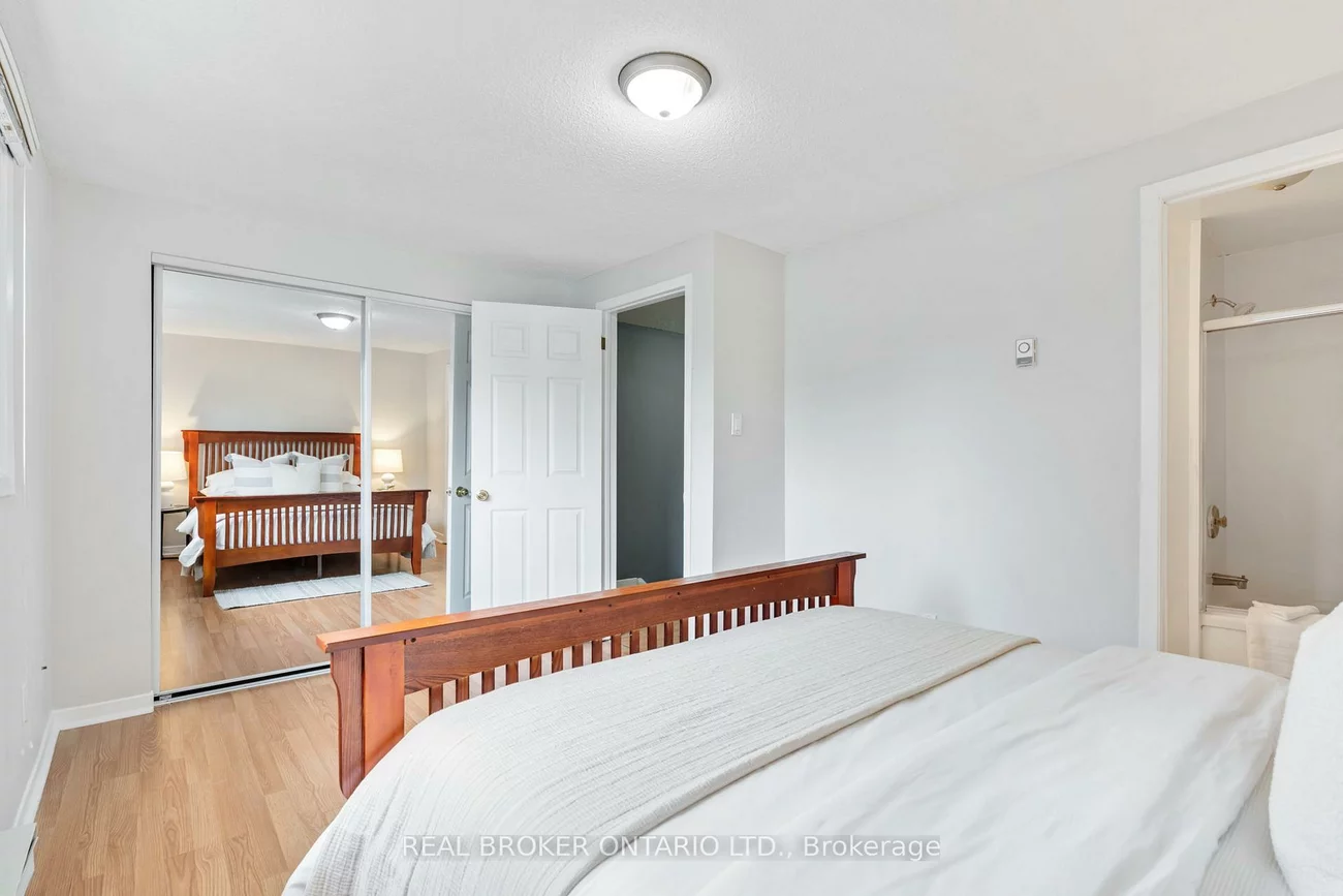 2440, Bromsgrove, Clarkson, Mississauga