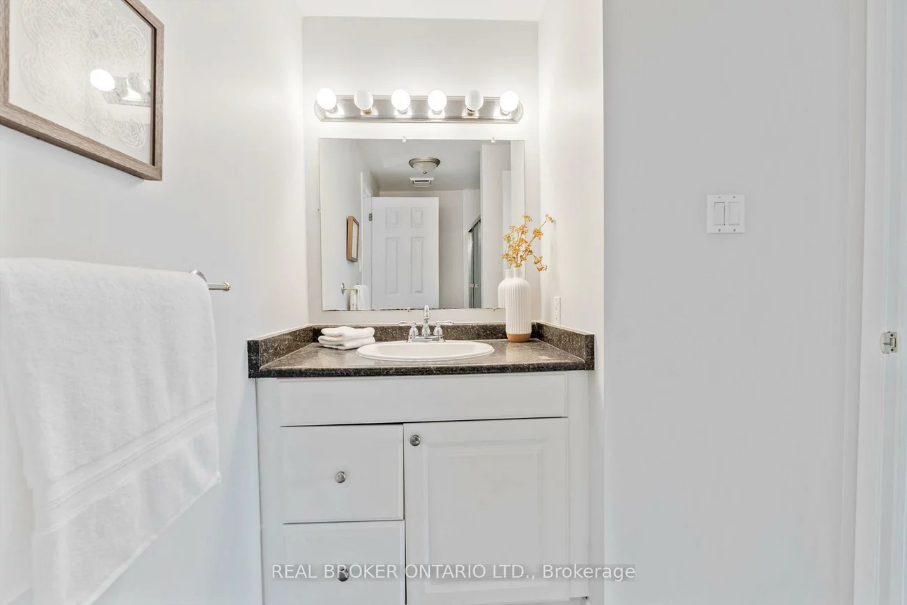 2440, Bromsgrove, Clarkson, Mississauga