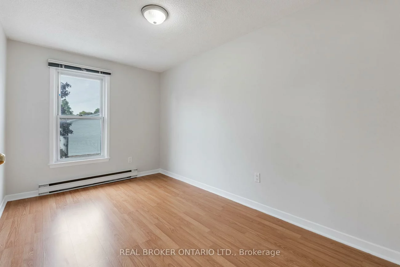 2440, Bromsgrove, Clarkson, Mississauga