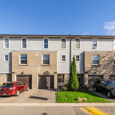 2440, Bromsgrove, Clarkson, Mississauga