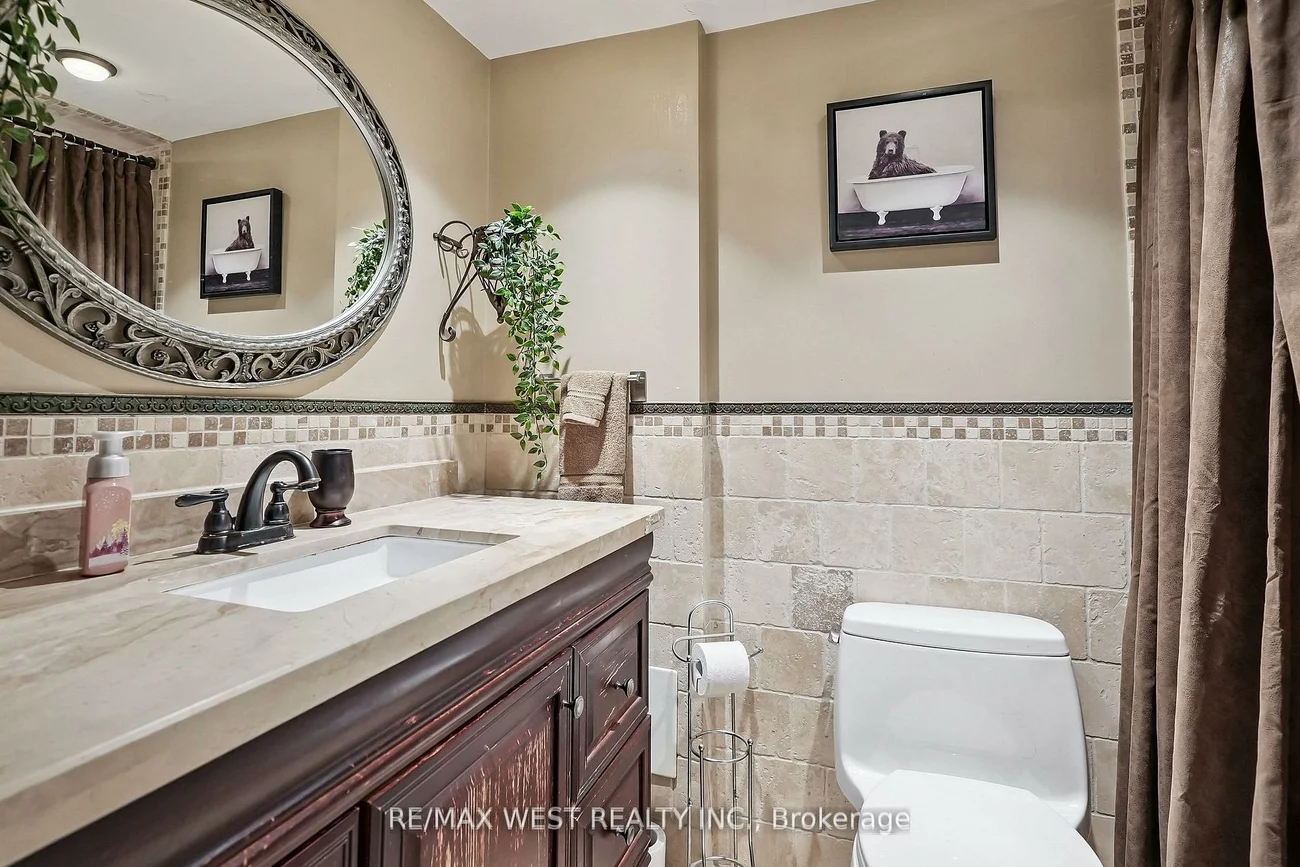 530, Lolita, Mississauga Valleys, Mississauga