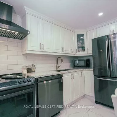 145, Hillcrest, Cooksville, Mississauga