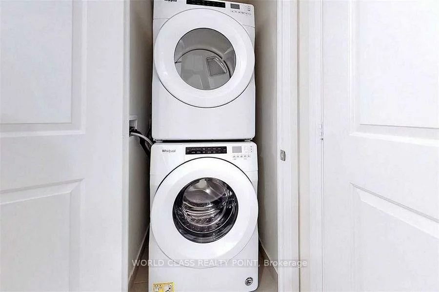 35, Watergarden, Hurontario, Mississauga