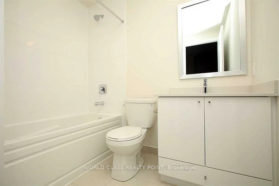 35, Watergarden, Hurontario, Mississauga