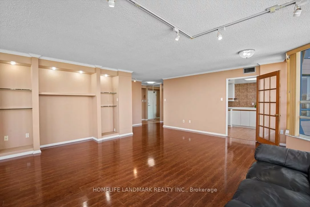 250, Webb, City Centre, Mississauga