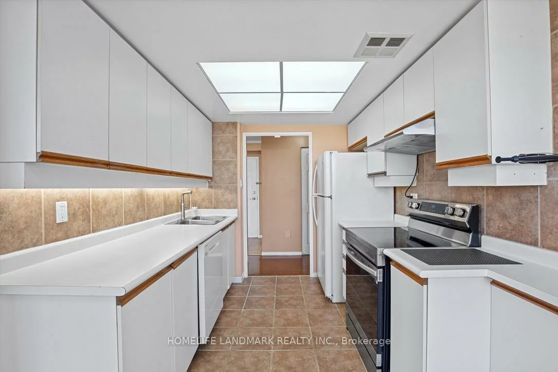 250, Webb, City Centre, Mississauga