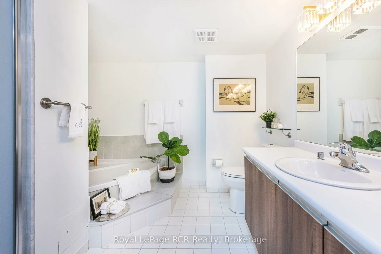 700, Constellation, Hurontario, Mississauga