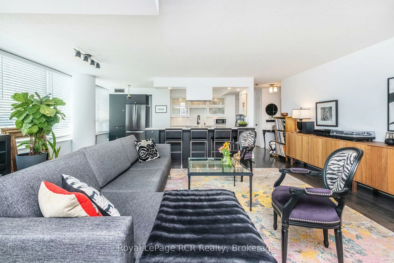 700, Constellation, Hurontario, Mississauga