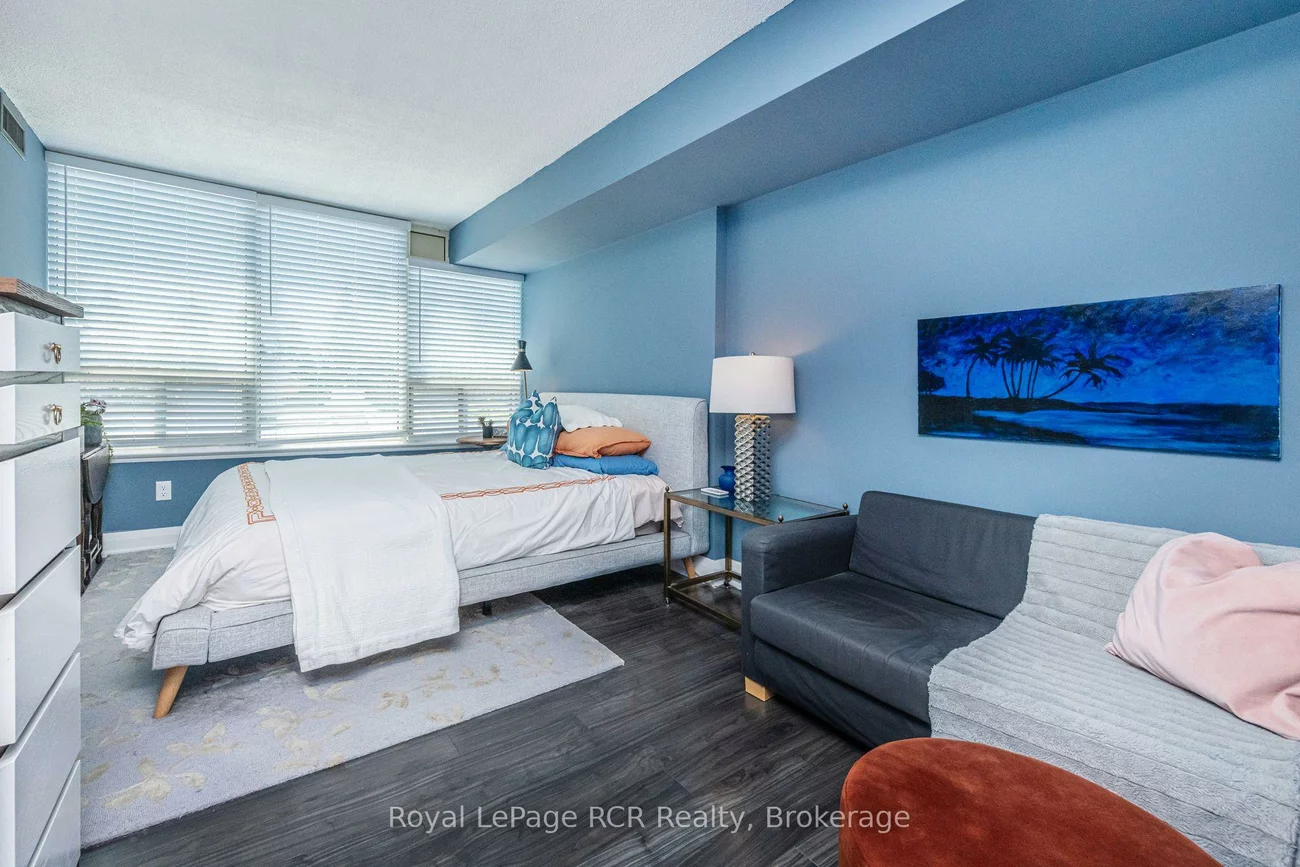 700, Constellation, Hurontario, Mississauga