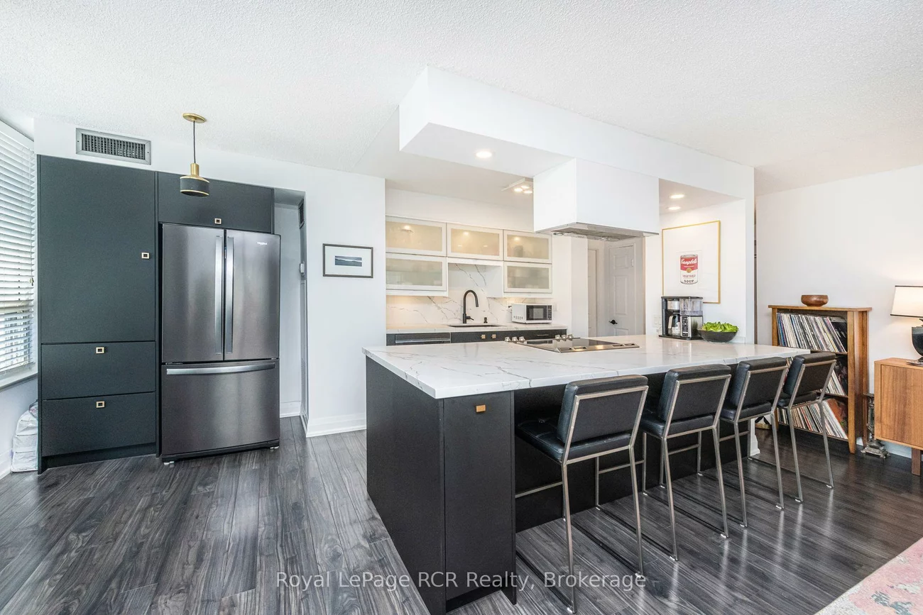 700, Constellation, Hurontario, Mississauga