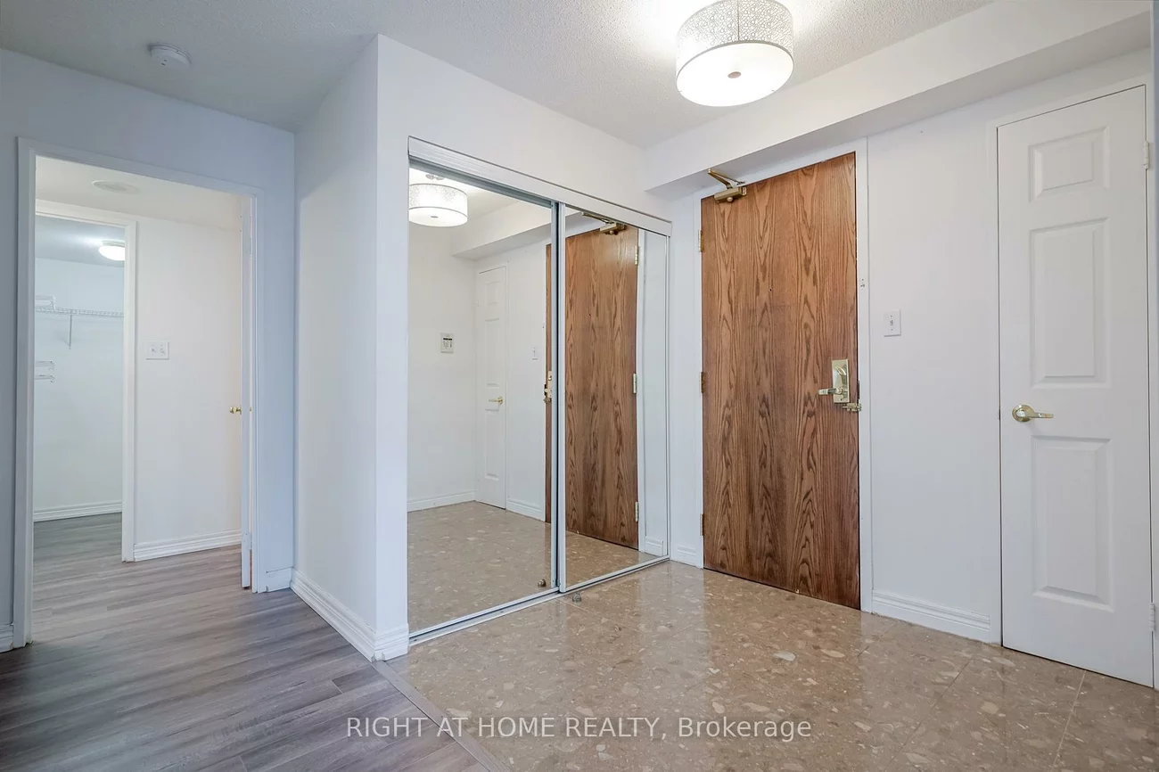 156, Enfield, City Centre, Mississauga