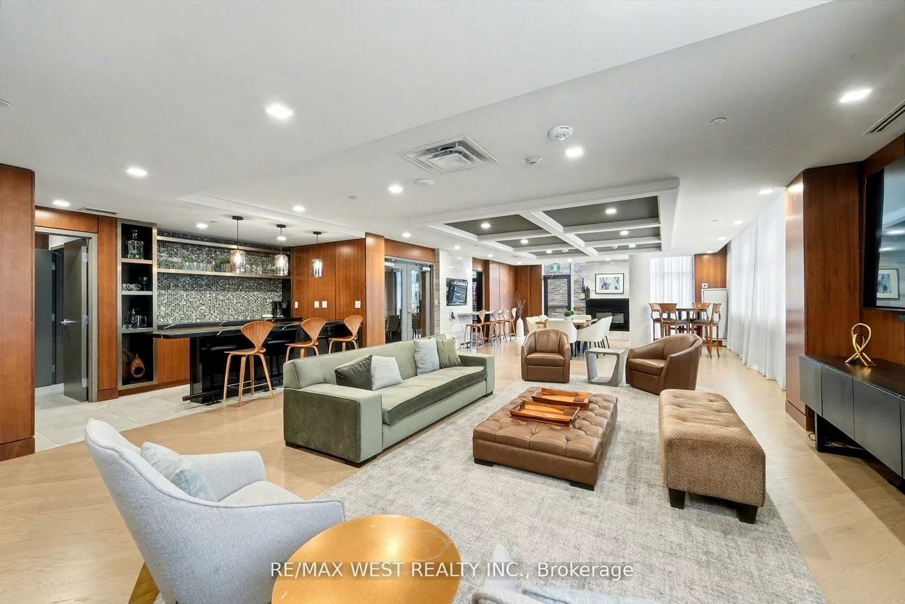 1575, Lakeshore, Clarkson, Mississauga