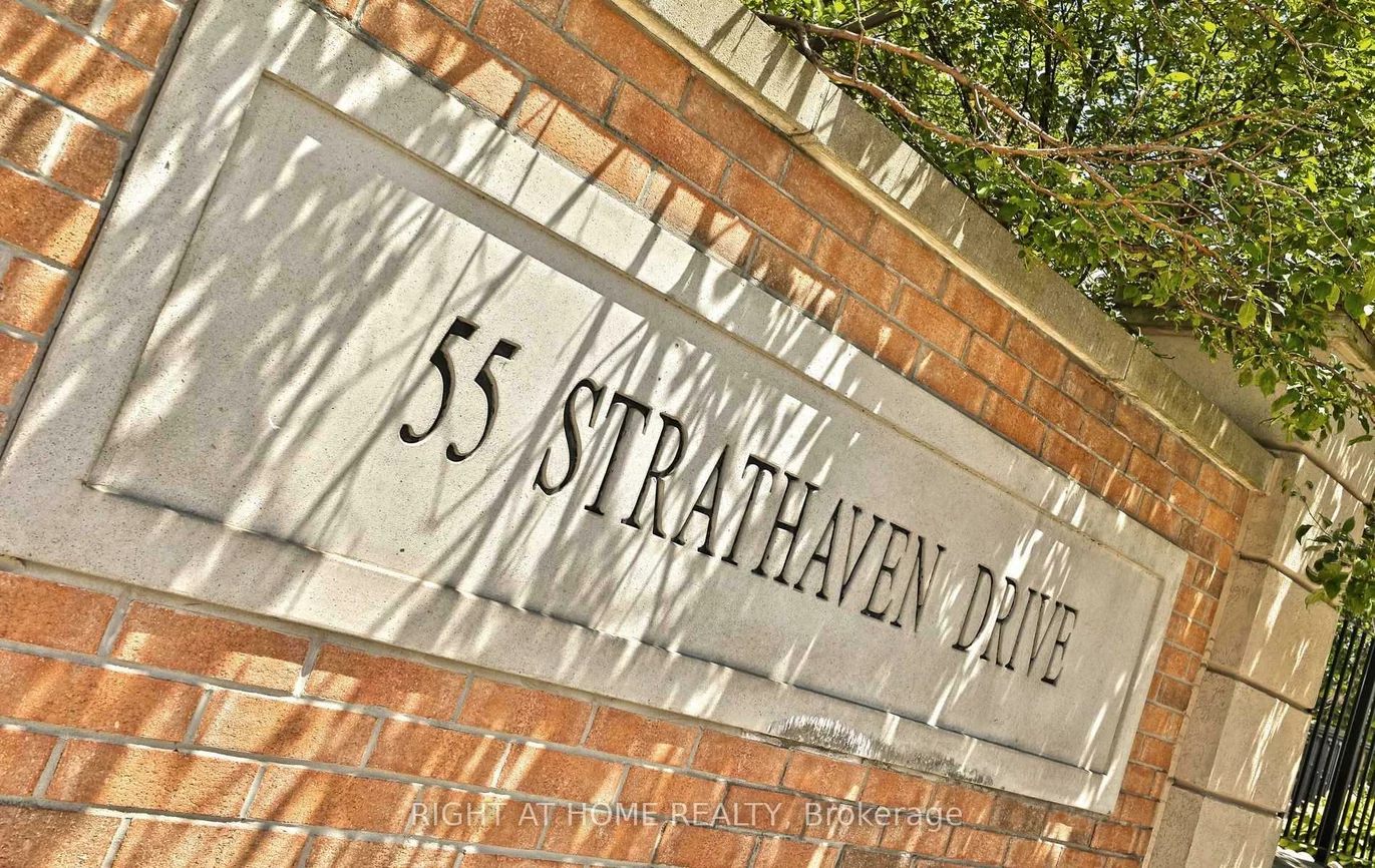 55, Strathaven, Hurontario, Mississauga