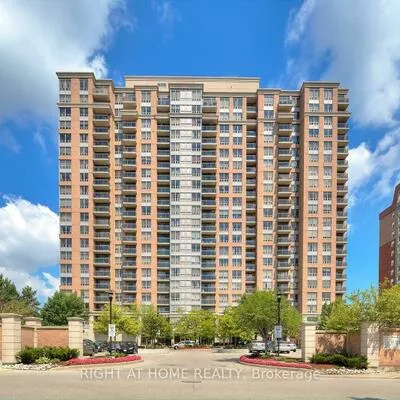 55, Strathaven, Hurontario, Mississauga