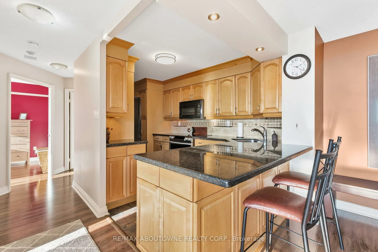 700, Constellation, Hurontario, Mississauga