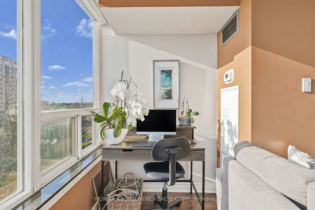 700, Constellation, Hurontario, Mississauga