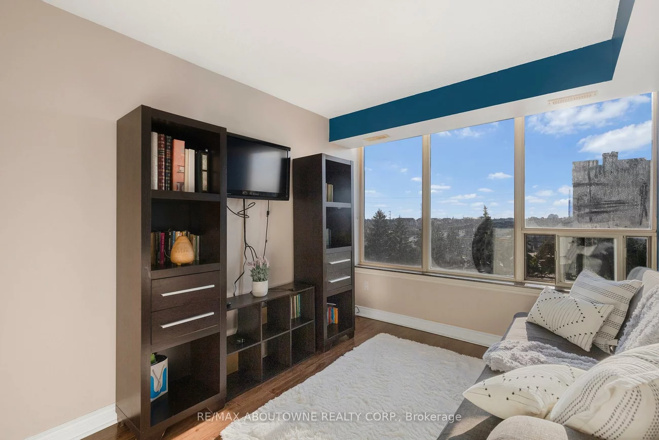 700, Constellation, Hurontario, Mississauga