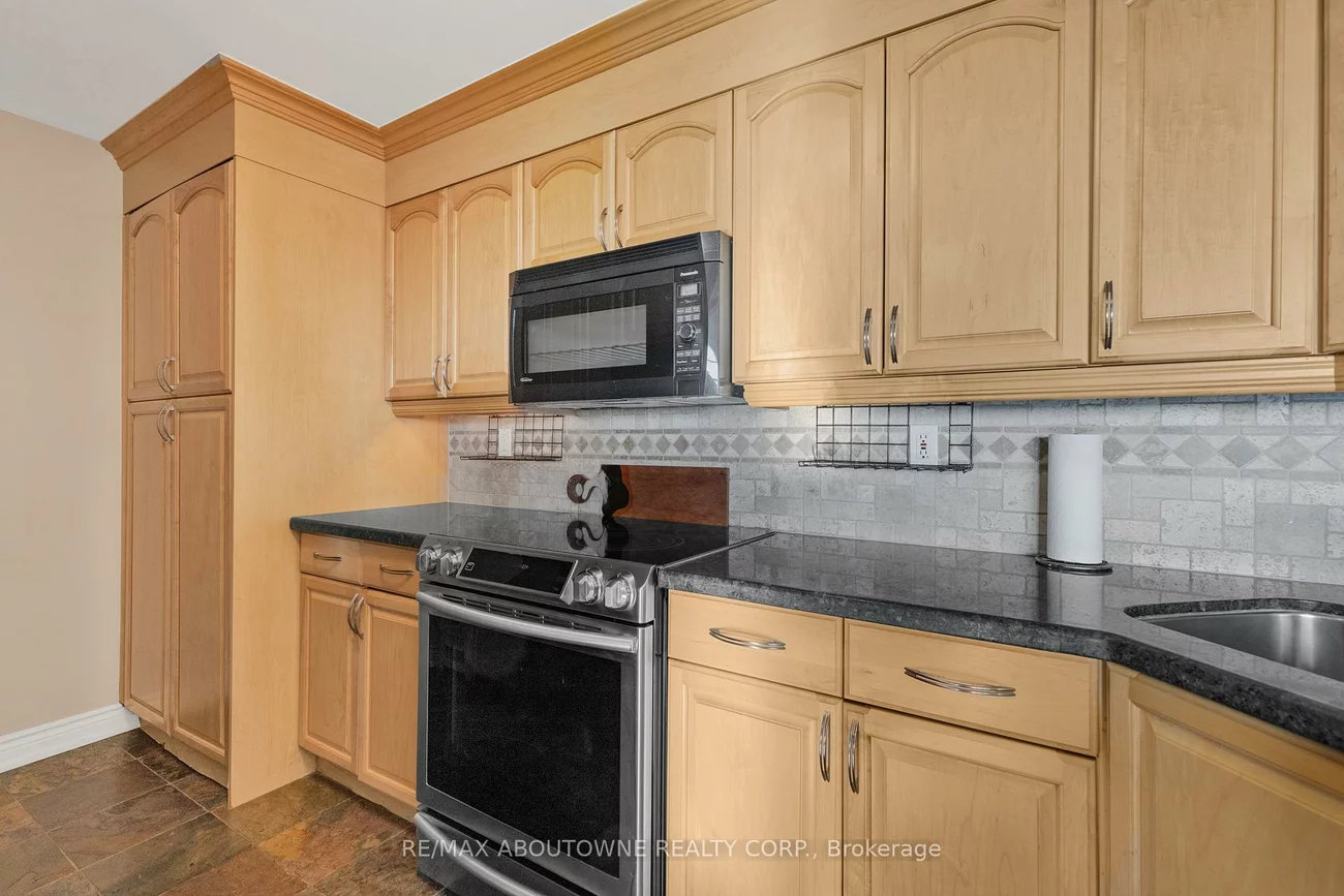 700, Constellation, Hurontario, Mississauga