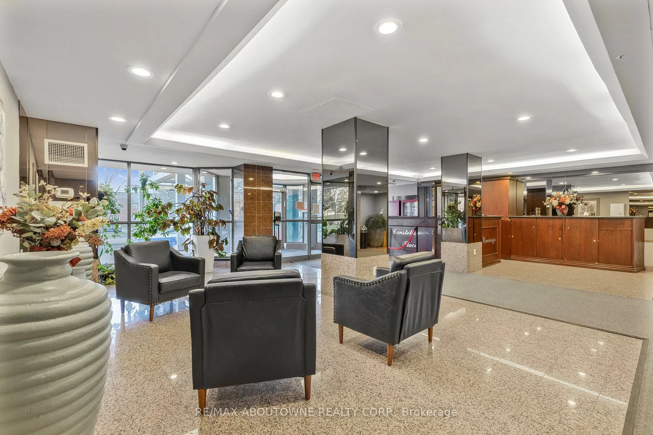 700, Constellation, Hurontario, Mississauga