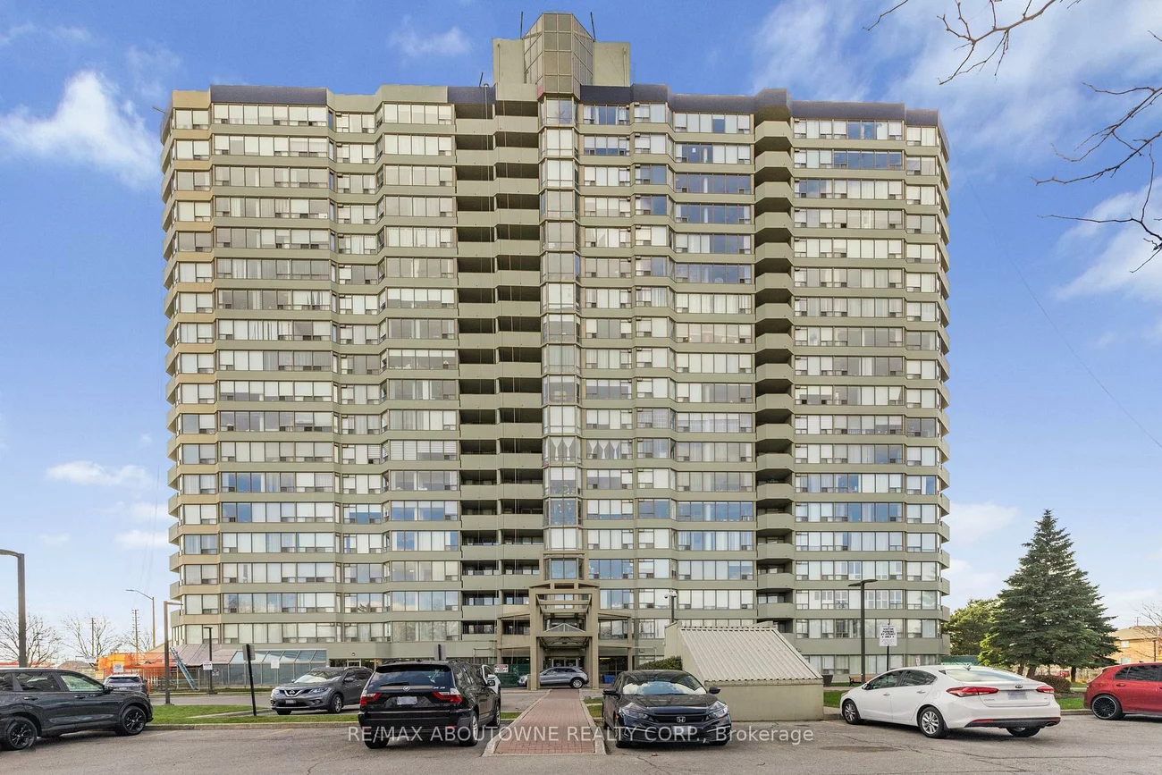 700, Constellation, Hurontario, Mississauga