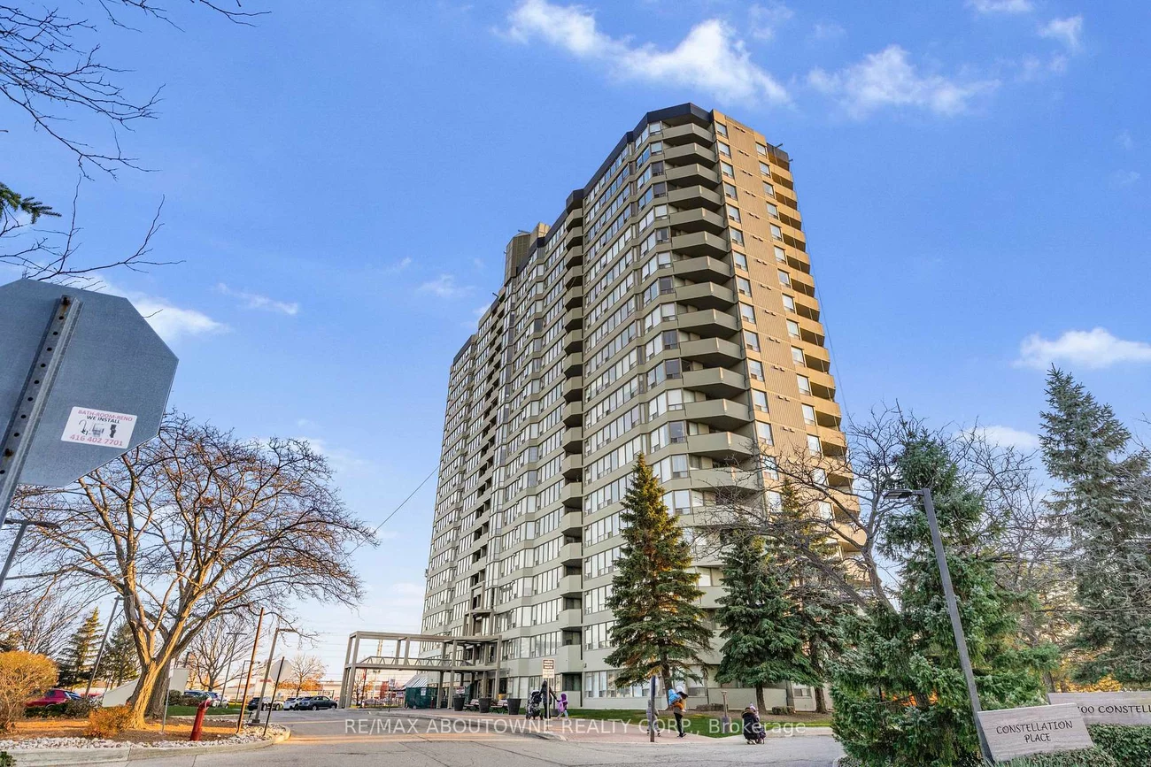 700, Constellation, Hurontario, Mississauga