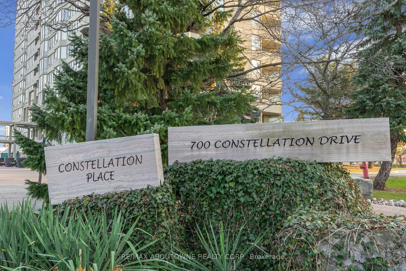 700, Constellation, Hurontario, Mississauga