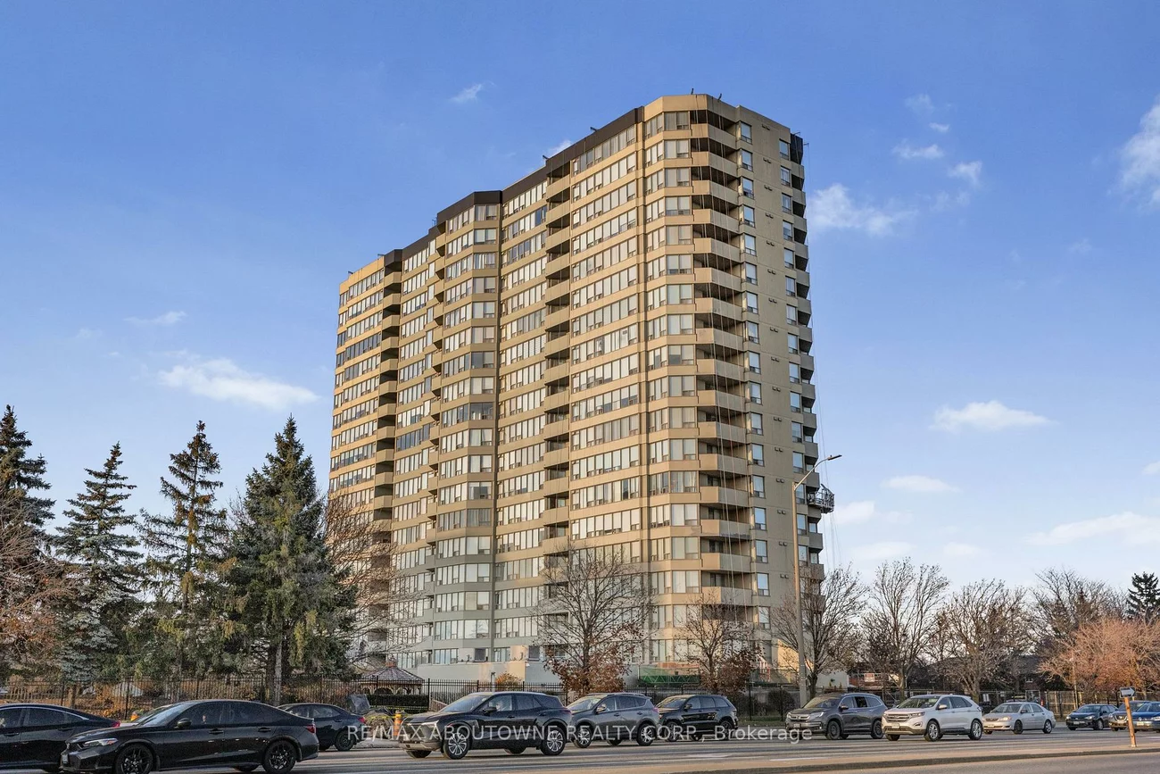 700, Constellation, Hurontario, Mississauga