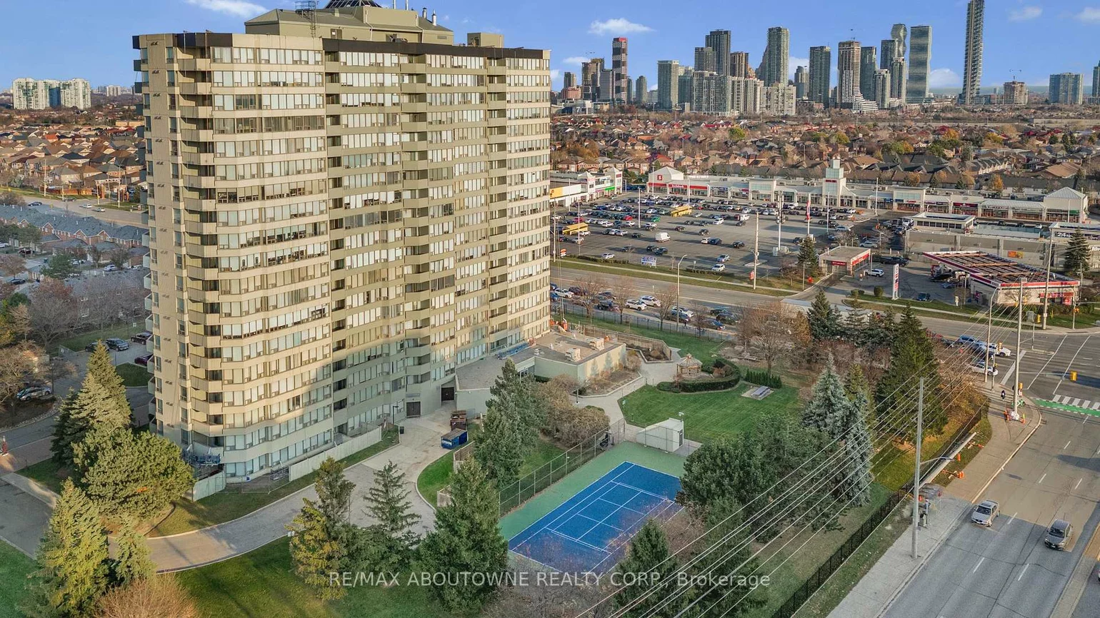 700, Constellation, Hurontario, Mississauga