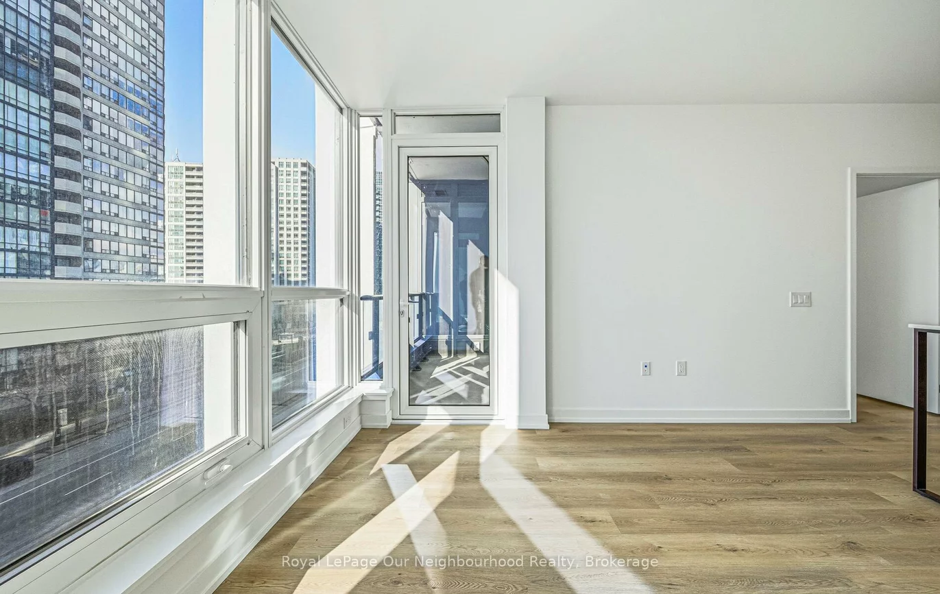 395, Square One, City Centre, Mississauga