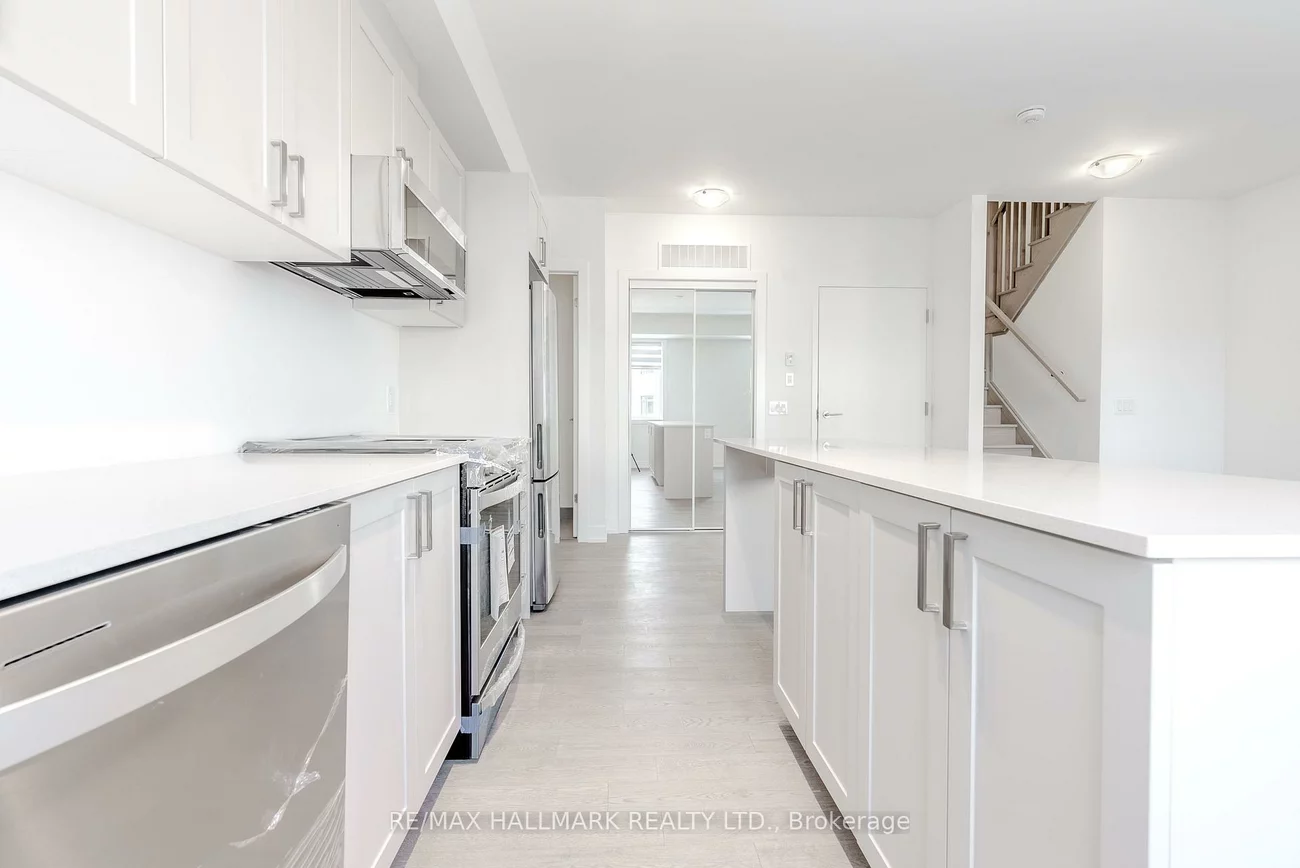 1085, Douglas Mccurdy, Lakeview, Mississauga