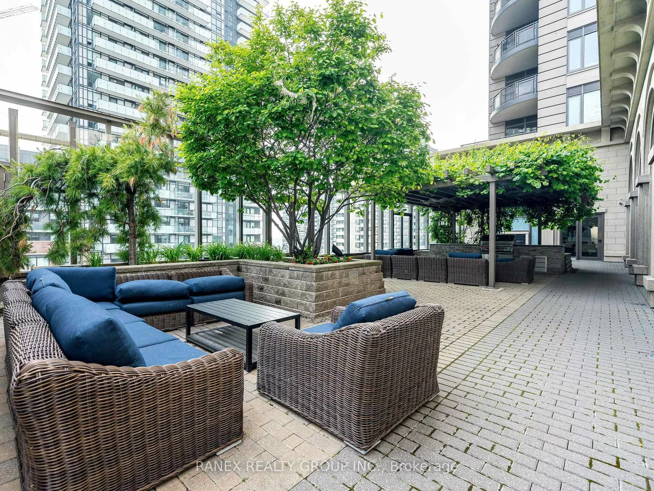 385, Prince Of Wales, City Centre, Mississauga