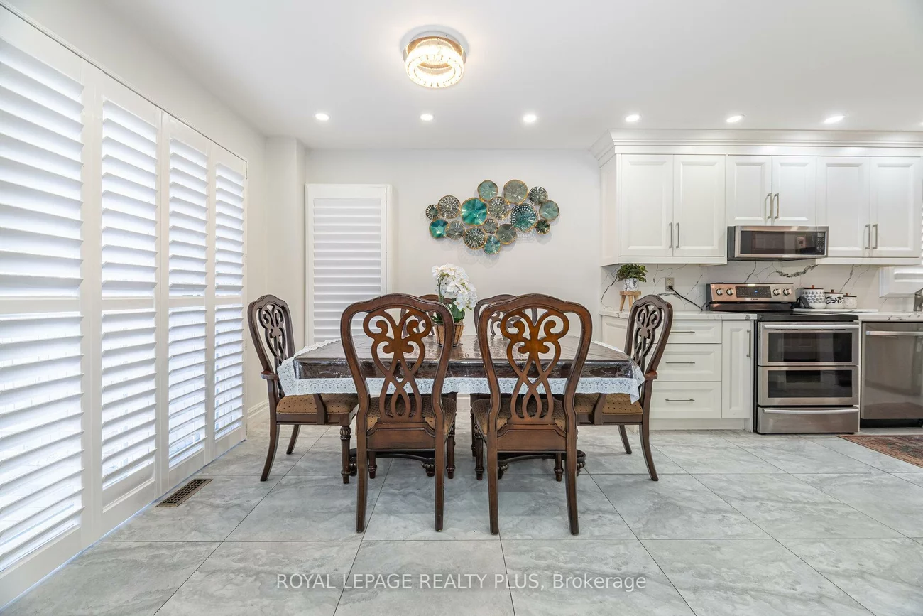 4635, Regents, Hurontario, Mississauga