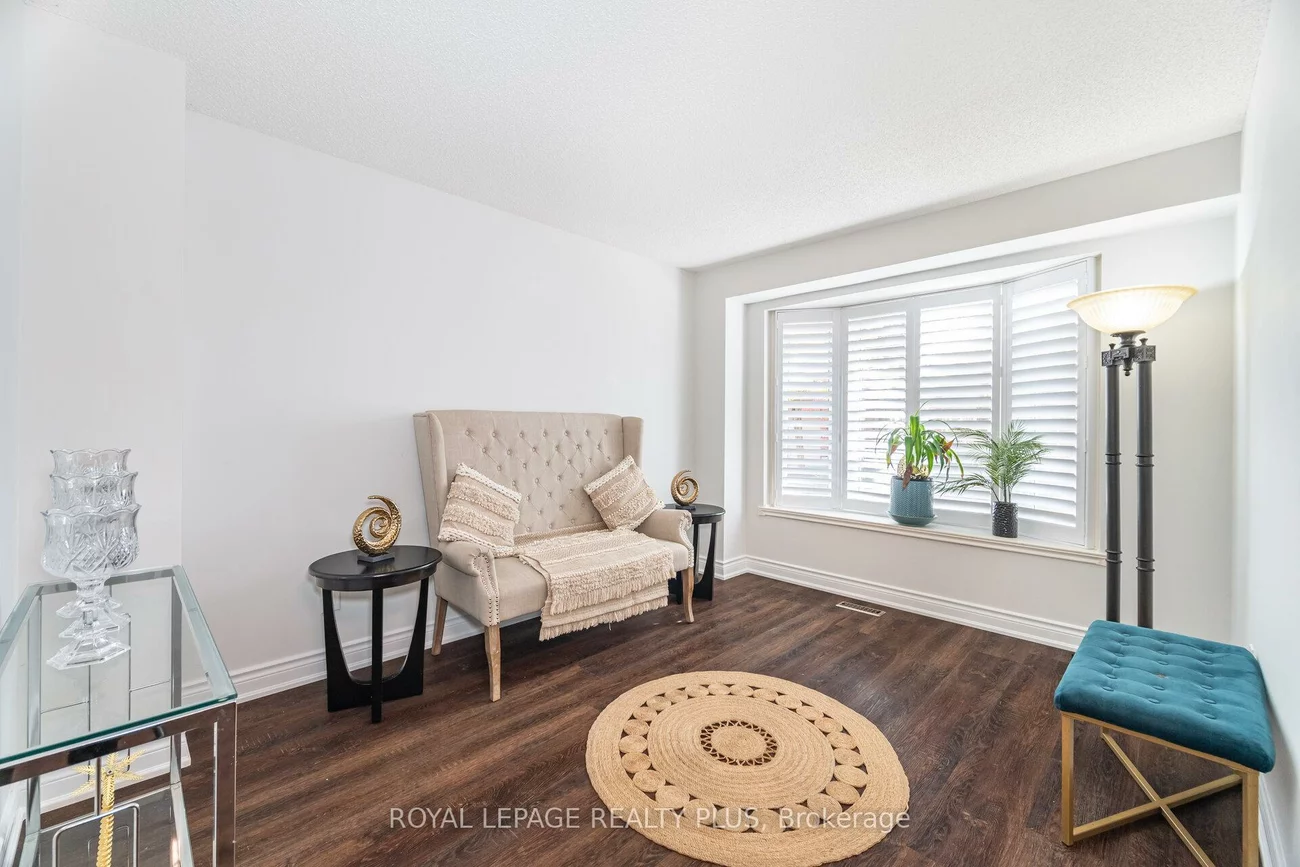 4635, Regents, Hurontario, Mississauga