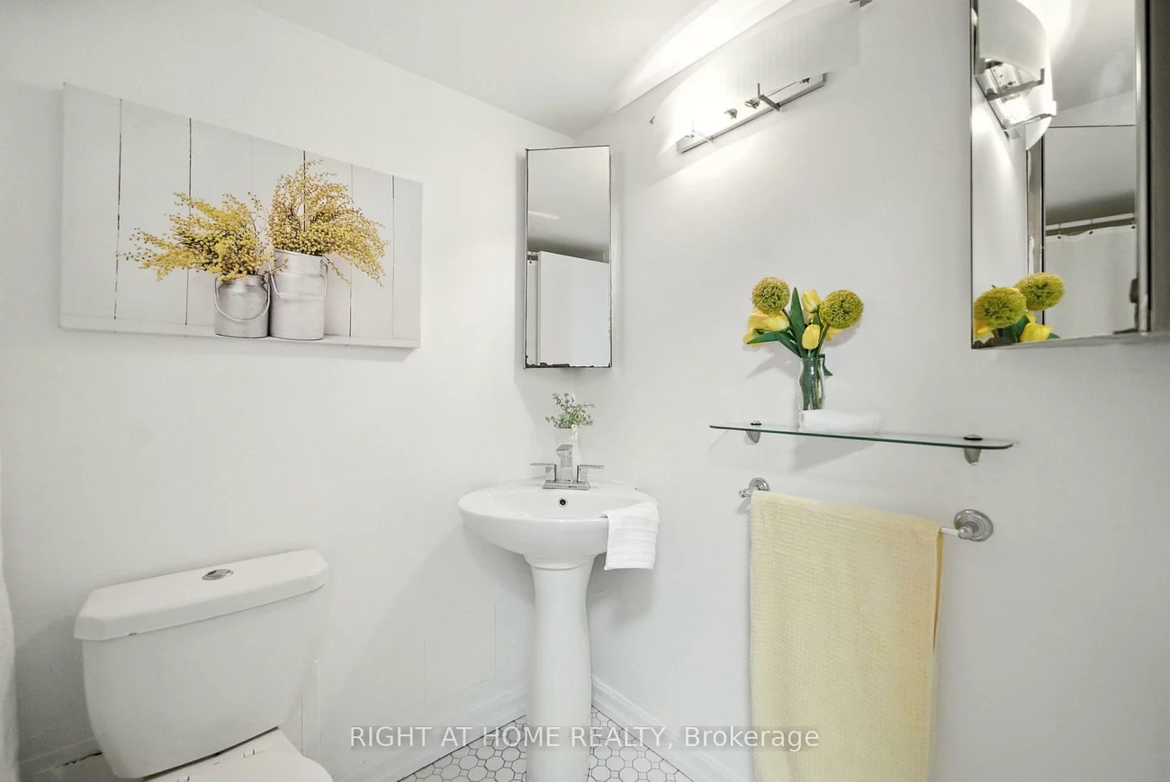 200, Robert Speck, Rathwood, Mississauga