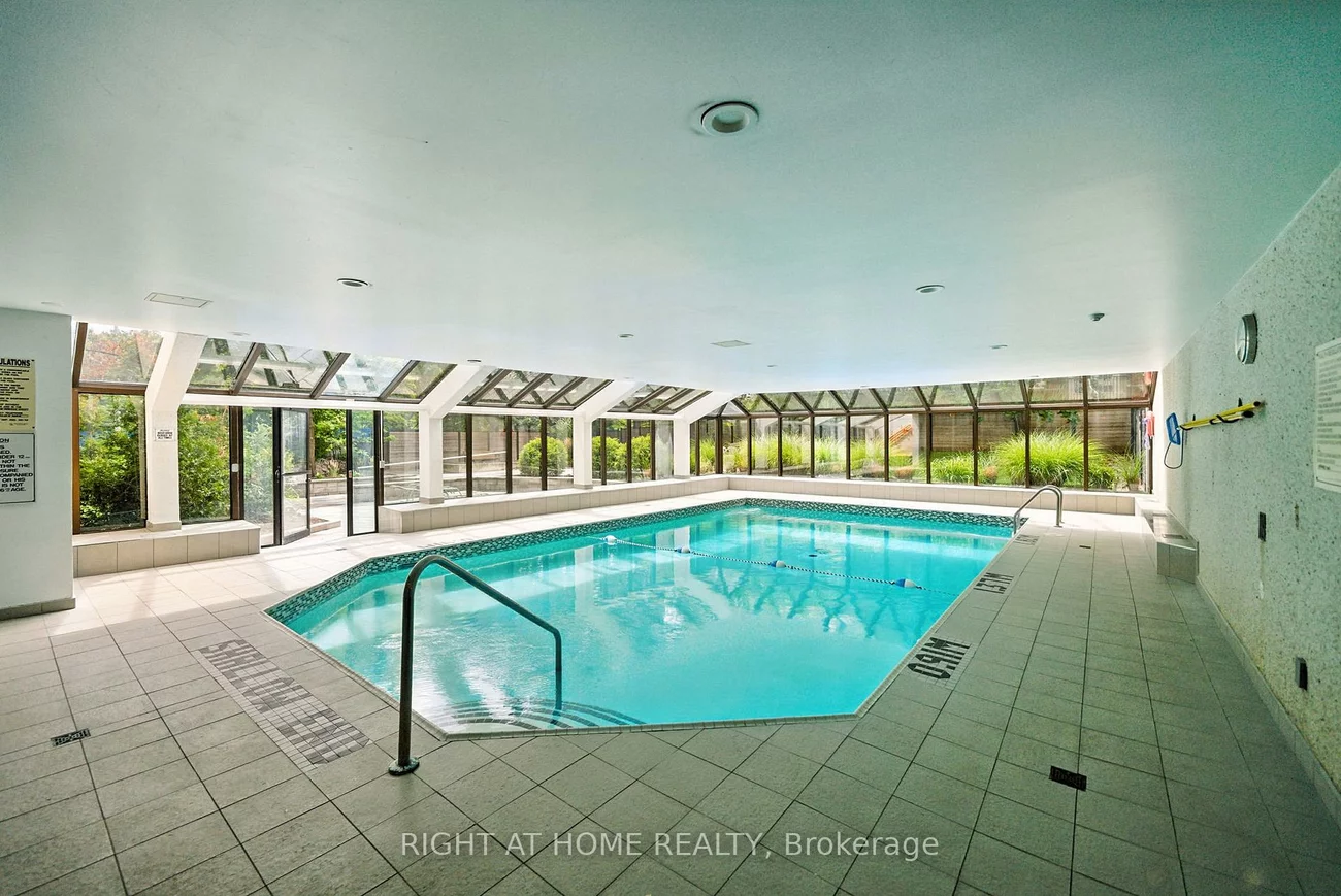 200, Robert Speck, Rathwood, Mississauga