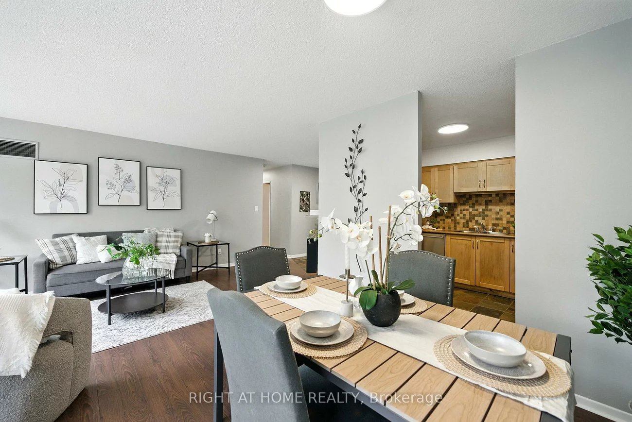 200, Robert Speck, Rathwood, Mississauga