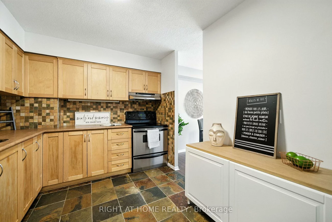 200, Robert Speck, Rathwood, Mississauga