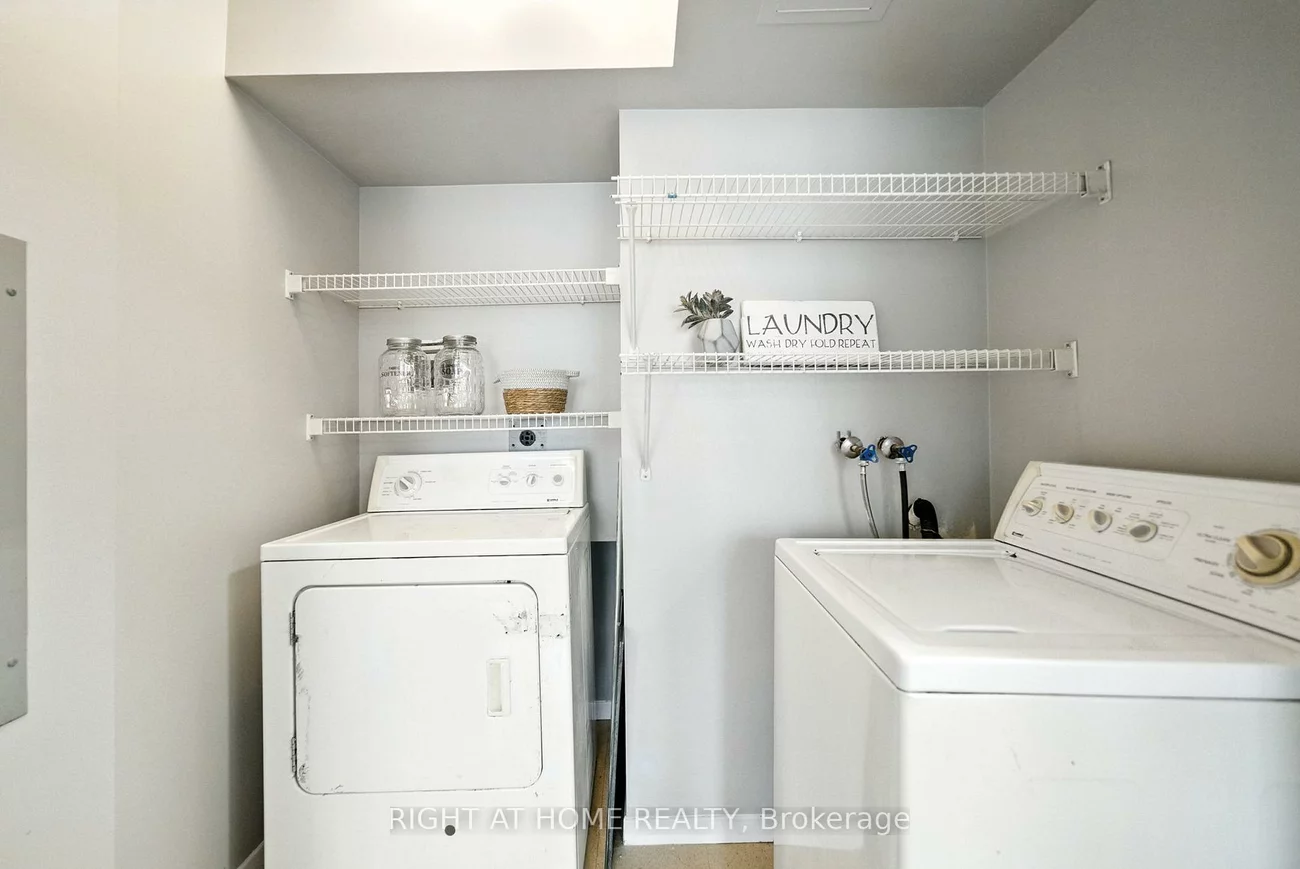 200, Robert Speck, Rathwood, Mississauga