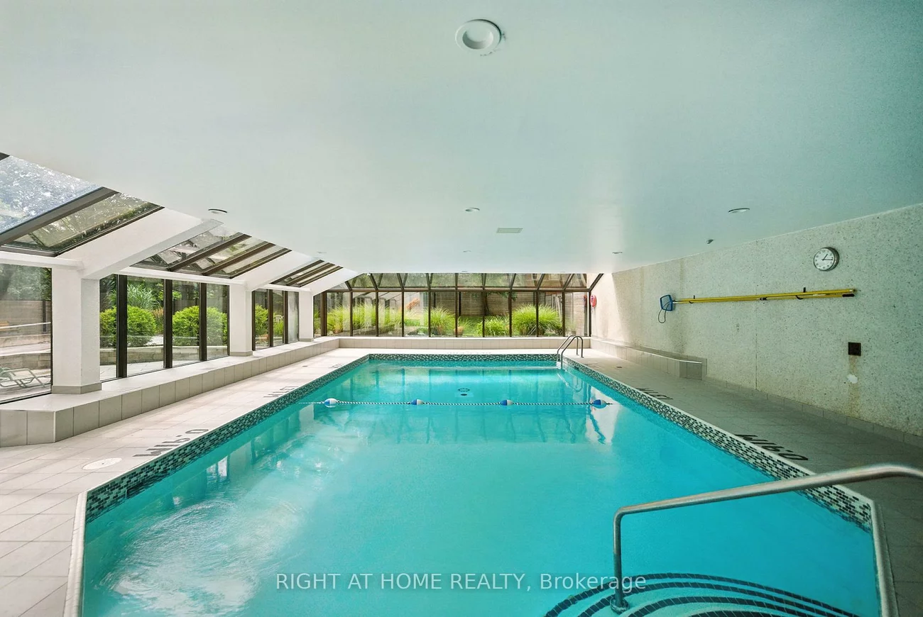 200, Robert Speck, Rathwood, Mississauga