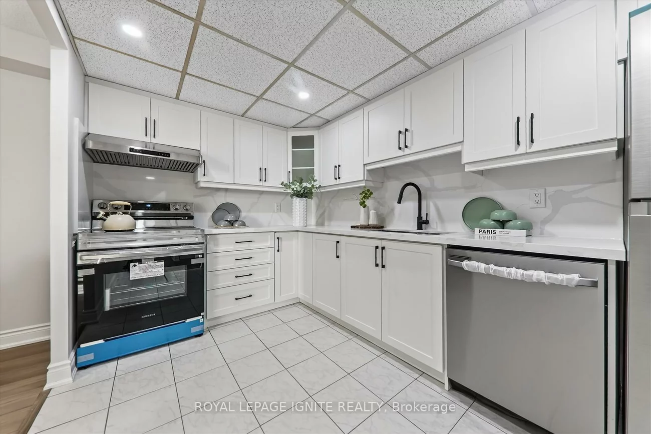 155, Hillcrest, Cooksville, Mississauga